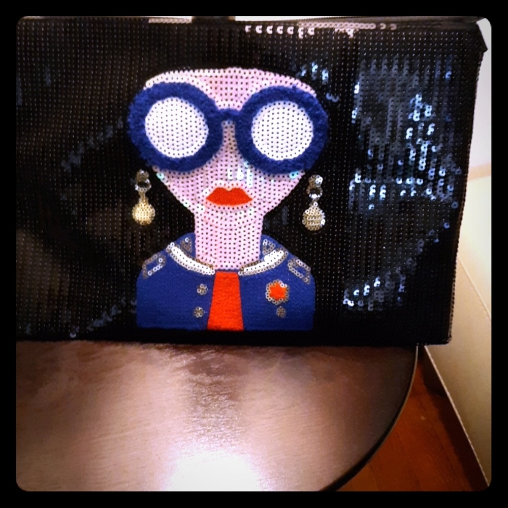 Blk sequin clutch
